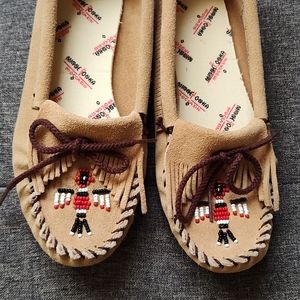 Like new Minnetonka Moccasin
